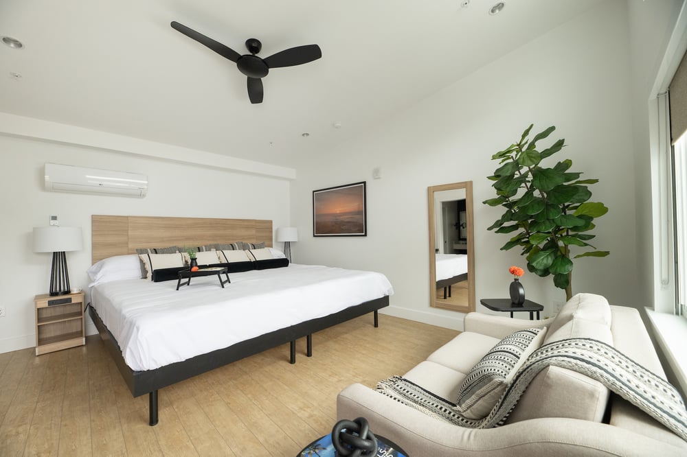 Alaskan King Suite (1)